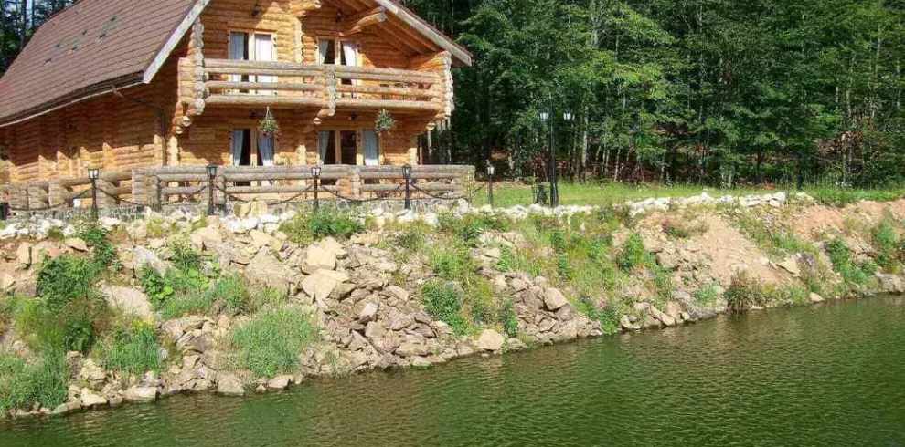 chalet-1005638_1920(1)